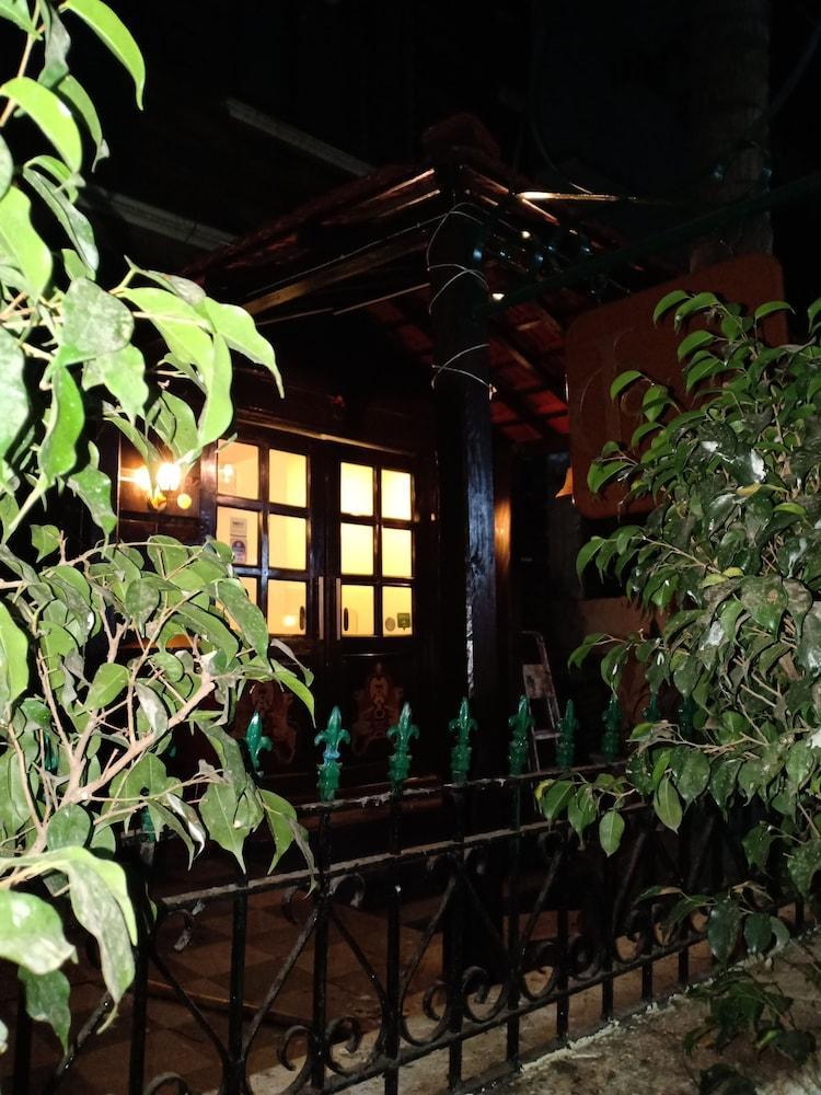 Jc Chalet Mumbai Exterior photo